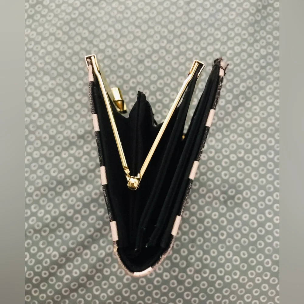 Wallet - Picture 5 of 8